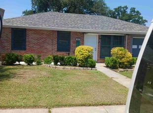 Bush Trimming by Sidney Gleason Jr for James M. in Metairie, LA