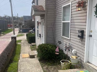 Bush Trimming by Christopher Noel for Papa Sega S. in Akron, OH