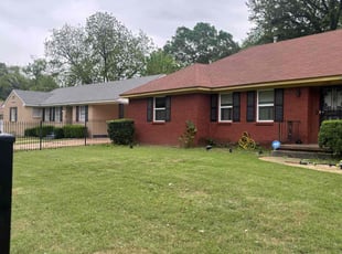 Bush Trimming by Kevin Glenn for Hayward S. in Memphis, TN