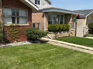 Bush Trimming by Mike Brooks for Darlene C. in Chicago, IL
