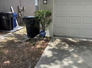Bush Trimming by Robert Wynn for Denet S. in Riverview, FL
