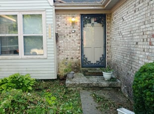 Bush Trimming by Danny Coldiron for Marcus W. in Lexington, KY