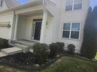 Bush Trimming by Jose Gonzalez for Sharla P. in White Plains, MD