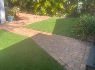 Leaf Removal by Iyonna Mathis for Kim R. in St. Petersburg, FL