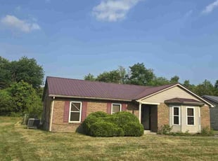 Bush Trimming by Hartford Kaufman Jr. for LaShon F. in Louisville, KY