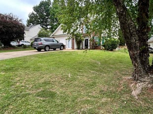 Bush Trimming by Victor Gallegos for Erica J. in Charlotte, NC
