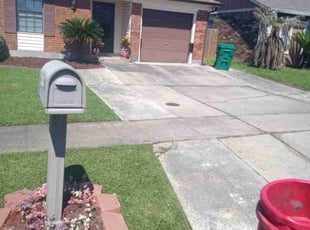 Weeding by Terry Felo for Jacqualyn R. in Gretna, LA