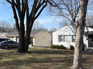 Leaf Removal by Scott Culala for Kris C. in Overland Park, KS