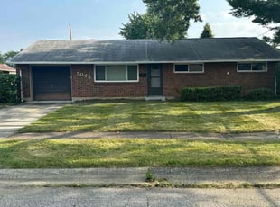 Bush Trimming by Thomas Smith's for Gerald W. in Reynoldsburg, OH