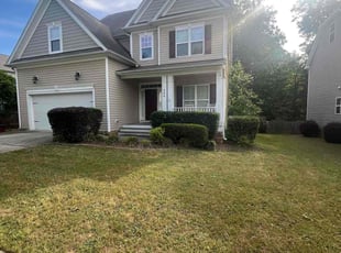 Bush Trimming by Randell Pringle for Angel D. in Holly Springs, NC