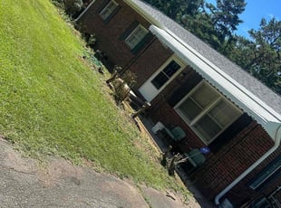 Lacy W.'s Bush Trimming service result
