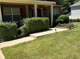John S.'s Bush Trimming service result