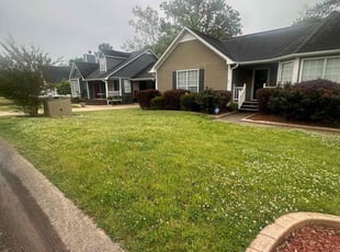 Bush Trimming by Derrick Kelley for Alexis T. in Pinson, AL