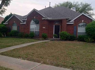Leaf Removal by Jorge CrisΓ³stomo for Khimen C. in Allen, TX