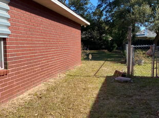 Leaf Removal by Giorgio DaSilva for Terry H. in Pensacola, FL