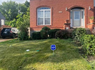 Bush Trimming by Mike Cebulski for Jerome W. in St. Louis, MO