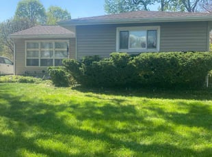 Bush Trimming by Buckeye Touch for Coni W. in Columbus, OH