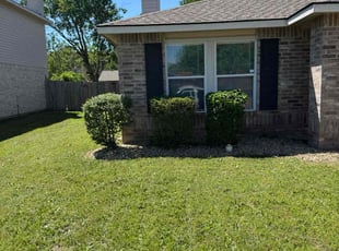 Bush Trimming by Liobardo Ortiz for Sharhonda C. in Balch Springs, TX