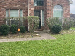 Bush Trimming by Patrick Pickens for Situmai N. in Fresno, TX