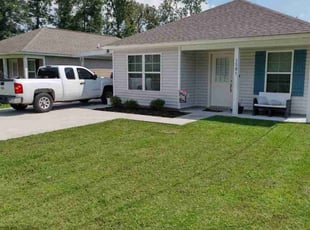 Jennifer C.'s Bush Trimming service result