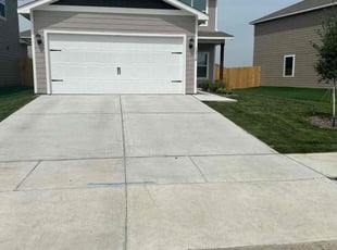 Leslie S.'s lawn maintenance service result