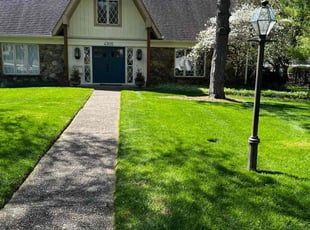 Kelly O.'s lawn care services service result