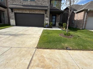 Elizabeth G.'s lawn care services service result