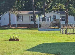 Fei X.'s lawn maintenance service result