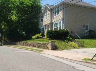 Maria G.'s lawn maintenance service result