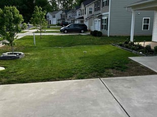 Jessi R.'s lawn care services service result