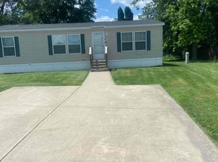 Nina E.'s lawn service service result