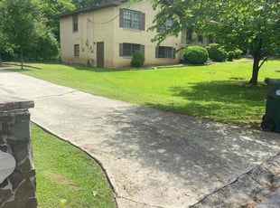 Amy F.'s grass cutting service result