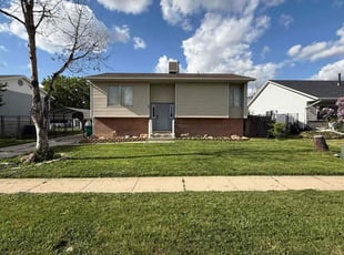 Lorraine A.'s lawn care services service result