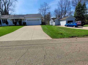 Caroline L.'s lawn care services service result