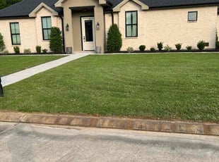 Roxanne S.'s lawn care service result