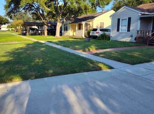 Holly S.'s lawn care services service result