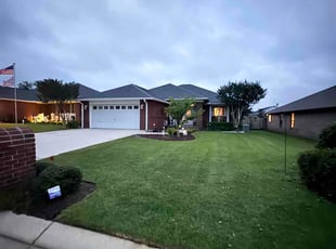Jeannette T.'s grass maintenance service result