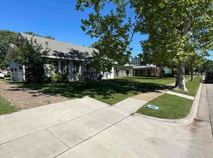 Roxanne A.'s grass cutting service result