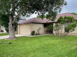 Melanie C.'s lawn maintenance service result