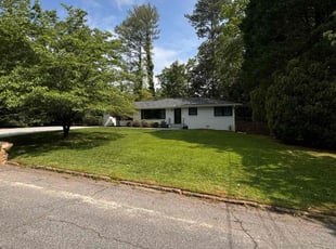 Hang V.'s yard maintenance service result