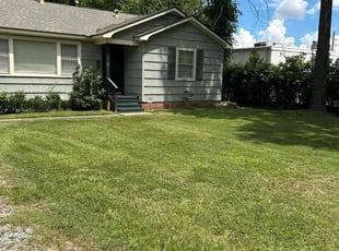 Elsa B.'s lawn care services service result