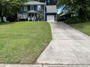 Suehaily P.'s lawn care service result