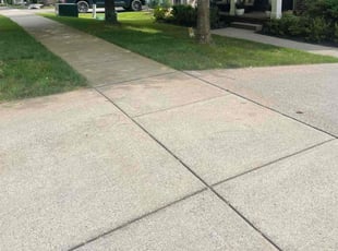 Jessica M.'s grass maintenance service result