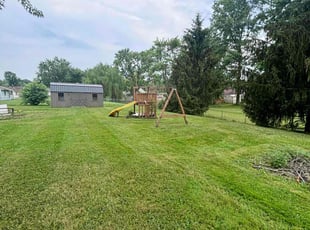 Donna D.'s lawn maintenance service result