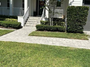 Kyonna C.'s Bush Trimming service result