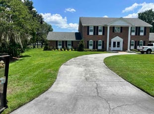 Carolyn G.'s lawn care services service result