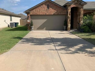 Kianah M.'s turf care service result