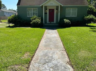 Hannah B.'s lawn care service result