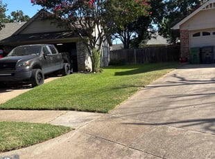 Laurie C.'s lawn maintenance service result