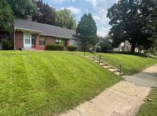 Carly B.'s lawn care services service result